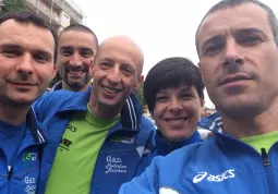 Il selfie dei podisti buschesi alla mezza Maratona di Ciriè